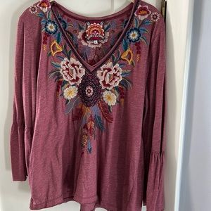 Johnny Was long sleeve top in a beautiful rose-purple color. Perfect condition